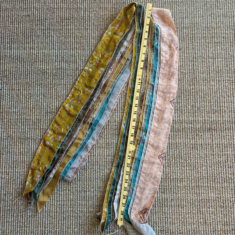 🌿 100% Silk Kantha Patchwork Scarf - image 4